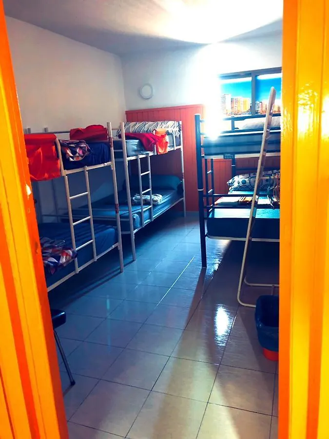מאלגה Larios Cool Hostel