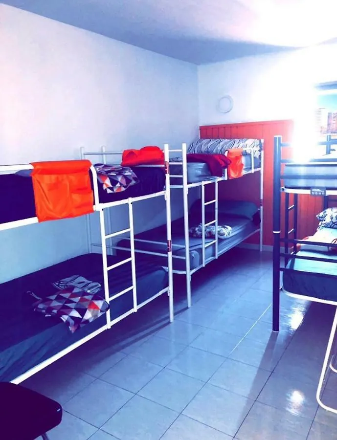 מאלגה Larios Cool Hostel
